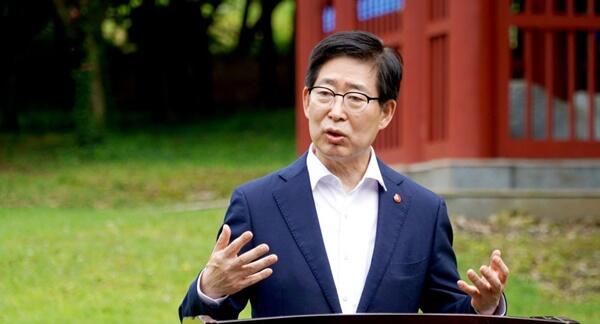 양승조 지사, 충청에서 정세균 전 총리와 3위 다툼